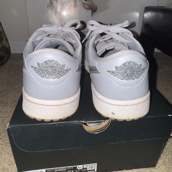 Jordan 1 Low Golf "Wolf Grey" Splatter Gum Sole - Picture 2 of 6